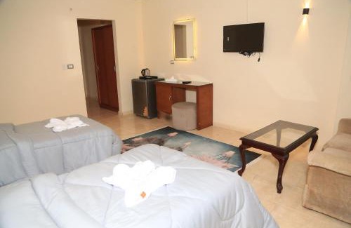 Al-'Umraniyah Hotel | Verssailles Pyramids Hotel