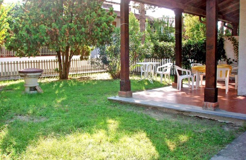 Lido delle Nazioni Casa | Villa en esquina vertical con 3 dormitorios y dos baños, amplio jardín en esquina