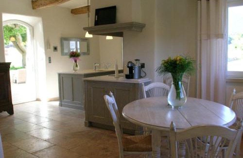 Bonnieux Villa | very beautiful and charming 18th century estate in bonnieux, luberon area, in provence - 8 personnes