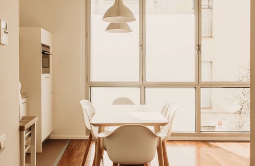 Sabadell Apartamento | Apartamento muy luminoso en pleno centro de Sabadell, a 3 min de Ferrocarriles.