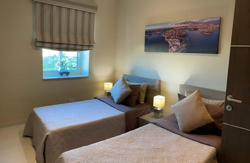 Ta' Giorni Apartamento | Very bright spacious apartment with a sea view.