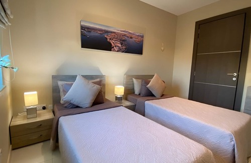 Ta' Giorni Apartamento | Very bright spacious apartment with a sea view.