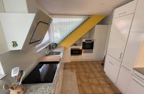 Inzlingen Apartamento | Very bright top-floor apartment with 2 bedrooms