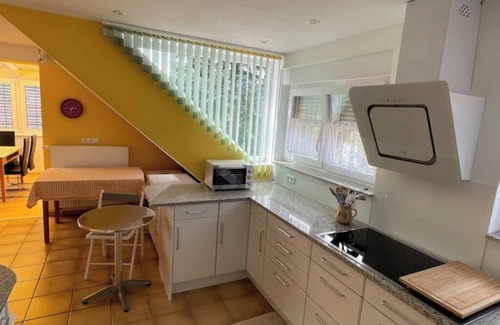 Inzlingen Apartamento | Very bright top-floor apartment with 2 bedrooms