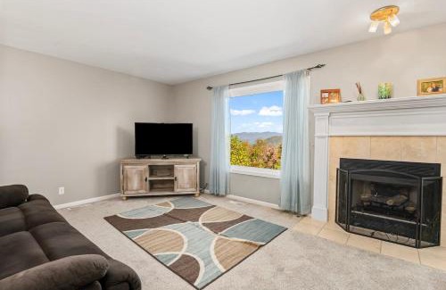Skyland Casa | Very Close To Dt & Biltmore, Fire Pit, View