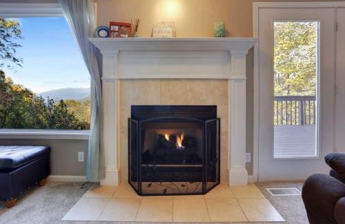 Skyland Casa | Very Close To Dt & Biltmore, Fire Pit, View