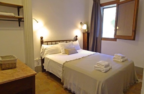 Santes Creus Cabaña | Casa muy confortable y espaciosa. 3000m2 de jardín, barbacoa y piscina privada