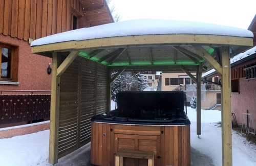 Le Bettaix Chalet De Esquí | Very comfortable Chalet 3 Vallées -200m from the slopes
