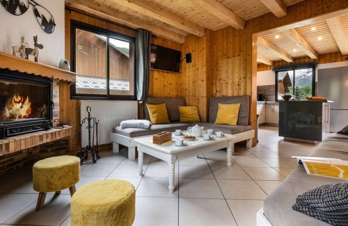 Le Bettaix Chalet De Esquí | Very comfortable Chalet 3 Vallées -200m from the slopes