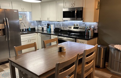 Ormond-by-the-Sea Condominio | Very comfortable home with pool & ocean view; <1 minute walk to beach!