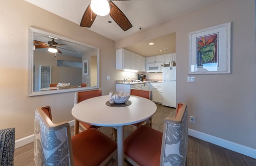 Townsite Hotel | Very Comfortable & Memorable Stay! Balcony, Parking, Walk to the Beach!