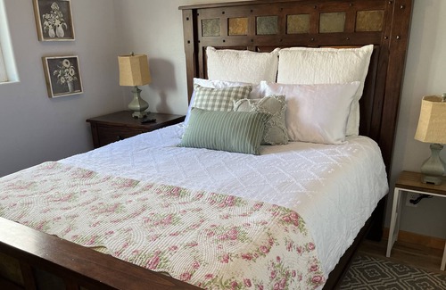 East Wenatchee Casa | Very cozy and private 1 bedroom in the perfect location!