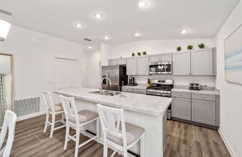Okahumpka Casa | Very large 2 bedroom with King Bed!