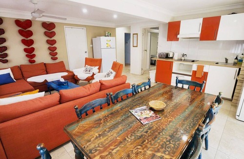 Buddina Apartamento | Very Large 3BR Apartment by Kawana Beach ⛱️