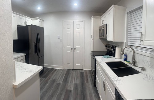 Humble Casa | Very Nice and Comfy Airport Stay