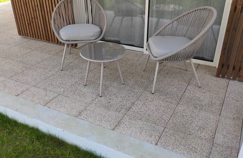 Le Penon Apartamento | Very nice new apartment with quiet garden, walking distance to the beach, wifi internet, parking.