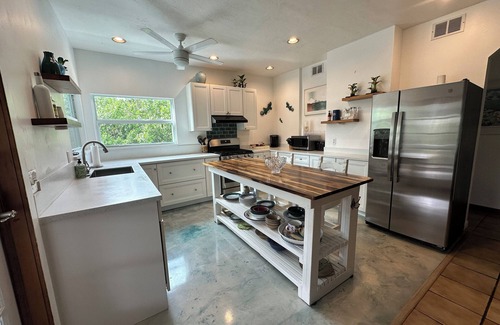 Little Torch Key Casa | Very Private 3 Bedroom / 2 Bath Canal Home in Little Torch Key w/ Private Pool