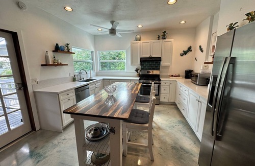 Little Torch Key Casa | Very Private 3 Bedroom / 2 Bath Canal Home in Little Torch Key w/ Private Pool