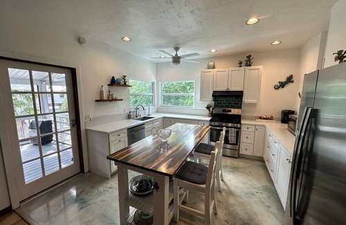 Little Torch Key Casa | Very Private 3 Bedroom / 2 Bath Canal Home in Little Torch Key w/ Private Pool