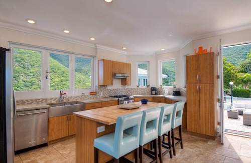 Virgin Gorda Villa | Nuevo, MUY privado, espectacular, ubicación frente al mar