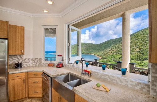 Virgin Gorda Villa | Nuevo, MUY privado, espectacular, ubicación frente al mar