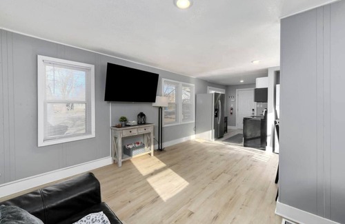 Sugar Creek Casa | Very Quiet | 15M -> Dntwn | Hidden Gem | 910 Mbps