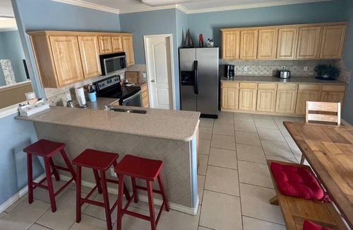 Corpus Christi Casa | Very Spacious and Close to Beach. Fenced Patio and 2 Balconies with Great Views!