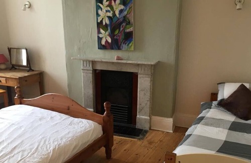Ashburton Casa | Very Spacious Former bank managers residence