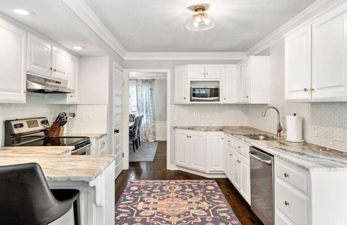 Mission Casa | Very Spacious! Game Room, Swing Set, Deck, Yard, Outdoor Fun + Sleeps 16