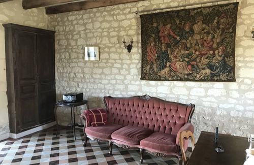 Razines Casa | Very spacious Guesthouse near Richelieu
