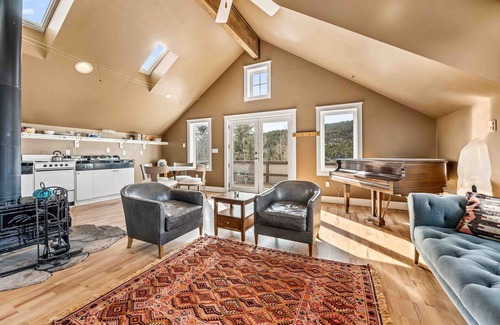 Nederland Chalet De Esquí | Very spacious vaulted ceiling 1-bdrm Chalet in Ned, 10 min from skiing, Views