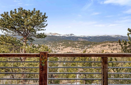 Nederland Chalet De Esquí | Very spacious vaulted ceiling 1-bdrm Chalet in Ned, 10 min from skiing, Views