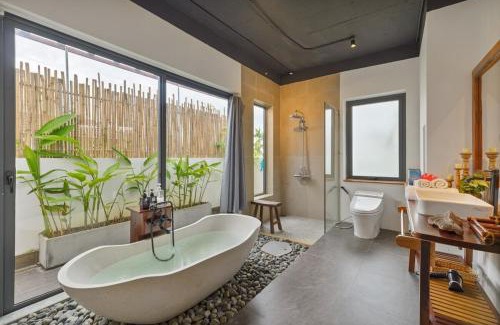 Cam Chau Casa | Vesta Gallery Villa Above Bookstore