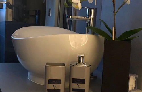 Vasto Casa | VESUCHARME Suite Luxury Room