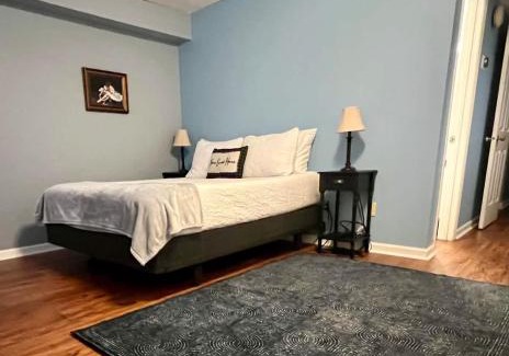Auburn Casa | Vet School - Pools Full Kitchen Queen Bed