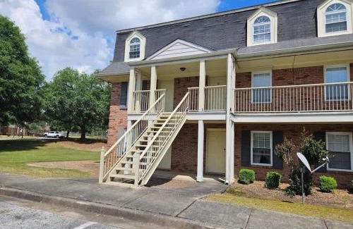 Auburn Casa | Vet School - Pools Full Kitchen Queen Bed