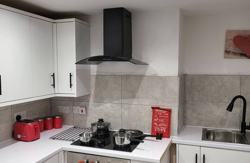 Colchester Casa | Vetrelax Colchester House- 4bedrooms with Parking