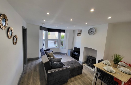 Colchester Casa | Vetrelax Colchester House- 4bedrooms with Parking