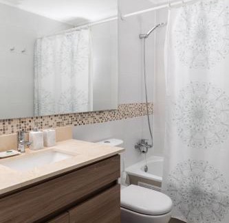 Vina del Mar Apartamento | Viña Retreat - 2BR W/Pool, Wifi & Parking