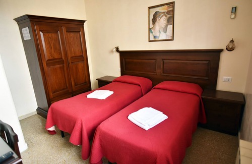 Rione XVIII Castro Pretorio Apartamento | Via Curtatone 12 Apartment