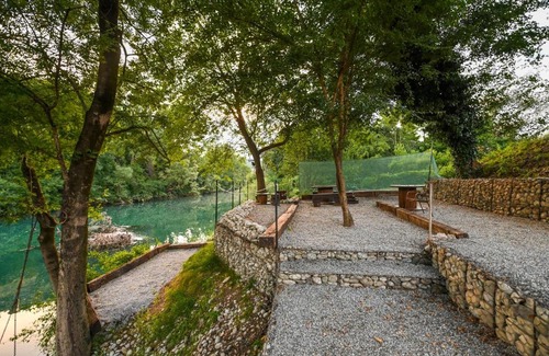 Podgorica Casa | Via river