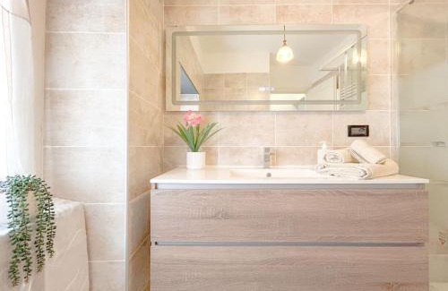Sestri Ponente Apartamento | [Via Sestri] - Centro - Aeroporto - WiFi