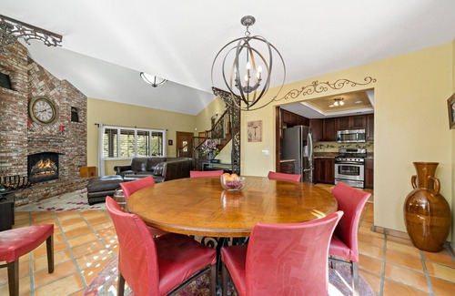 Temecula Casa | Via Vino Vineyard Estate - Hot Air Balloon Views