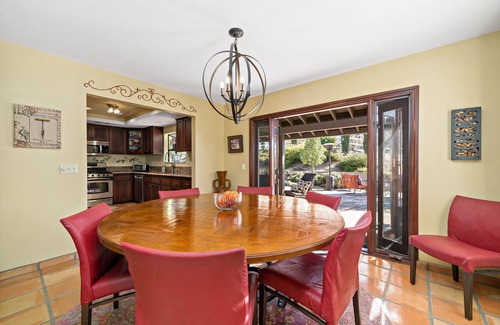 Temecula Casa | Via Vino Vineyard Estate - Hot Air Balloon Views