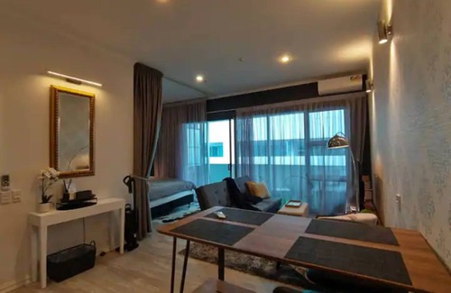 Auckland Central Business District Condominio | Viaduct Apartment With A Balcony!