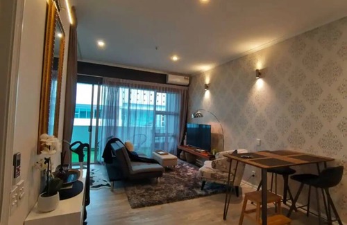 Auckland Central Business District Condominio | Viaduct Apartment With A Balcony!