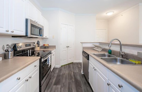 Durham Apartamento | Viagem Durham Stylish 2BR with Parking