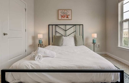 SouthPark Apartamento | Viagem|Peaceful 2BR w/ Gym+Parking+Pool