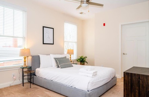 Wesley Heights Apartamento | Viagem Upscale Studio with Parking in Top Location