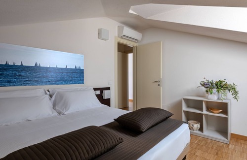 Lazise Old Town Casa | Vialeromadodici Rooms & Apartments